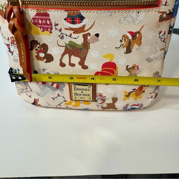 NWT. Disney Dogs Dooney & Bourke Bag - Santa Tails Backpack. Disney leather bag - Picture 16 of 16